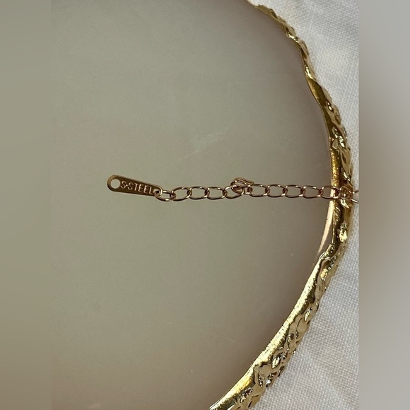 Dainty‎ Rose Gold stainless steel engraved Flower on delicate Chain necklace - Picture 7 of 12